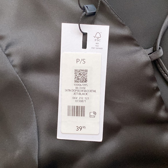 Satin crop top with adjustable tie back - Picture 5 of 6